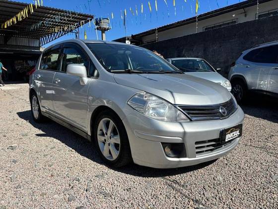 NISSAN TIIDA 1.8 S 16V FLEX 4P AUTOMÁTICO NISSAN TIIDA 1.8 S 16V FLEX 4P AUTOMÁTICO